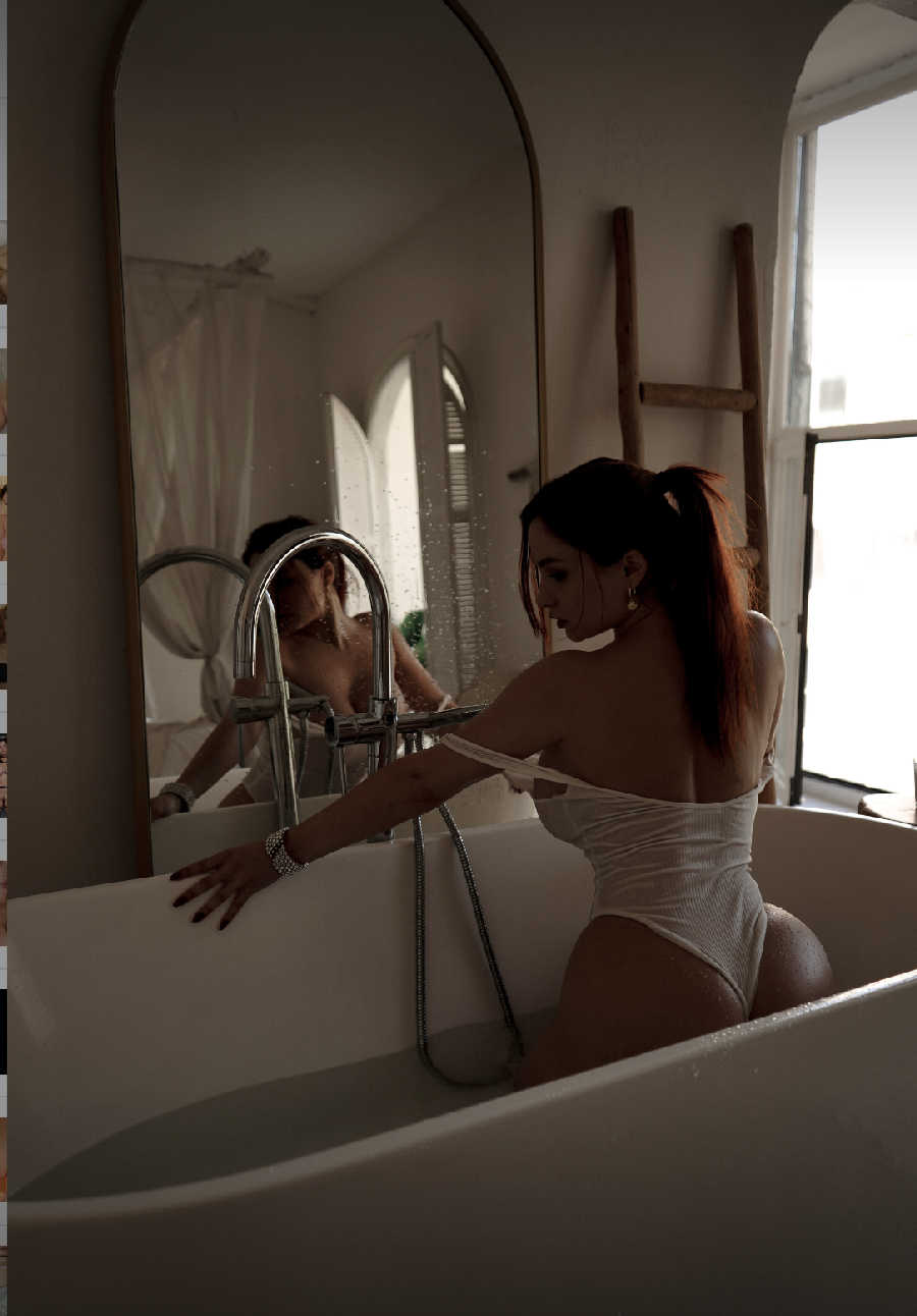 A playful frame from Miranda Faith nude — online in Xiangtan