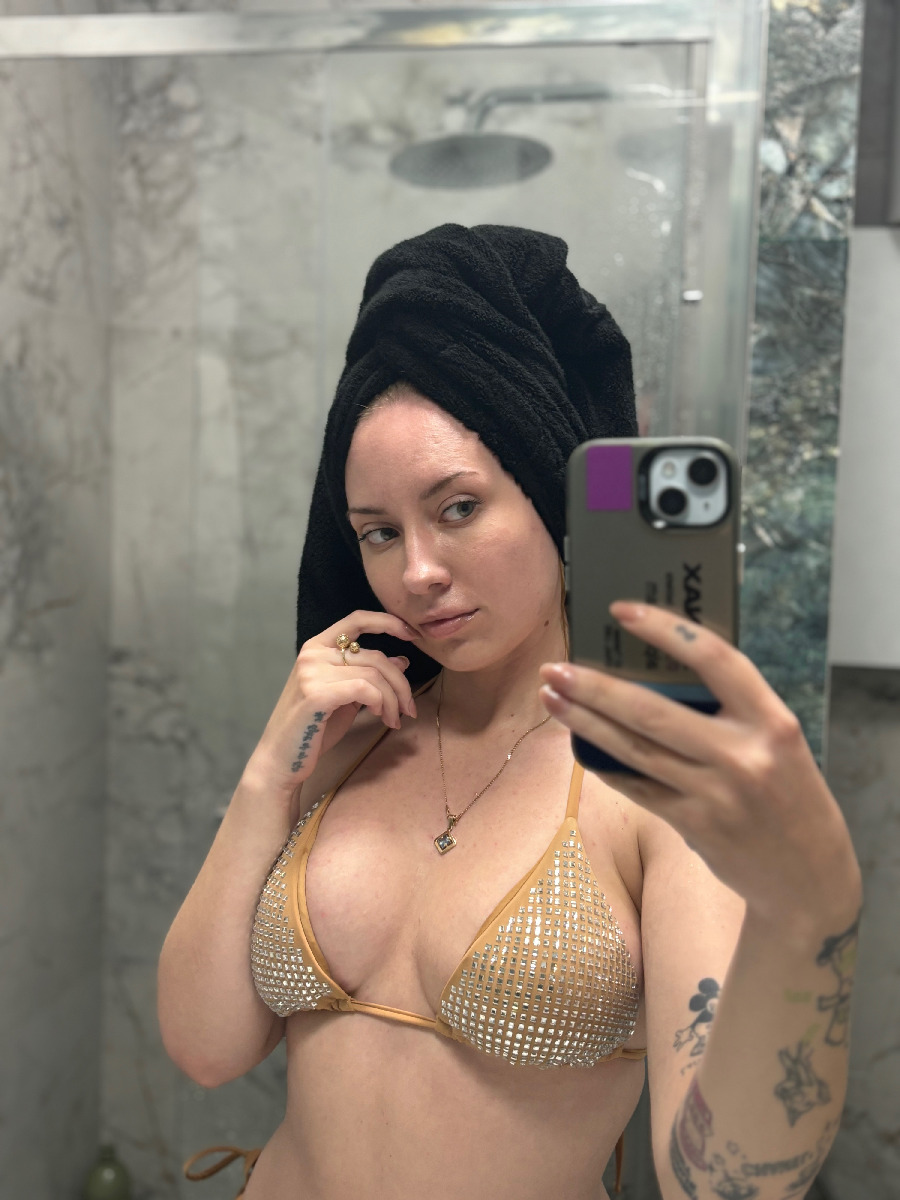 Nude girl KateV in Xiangtan