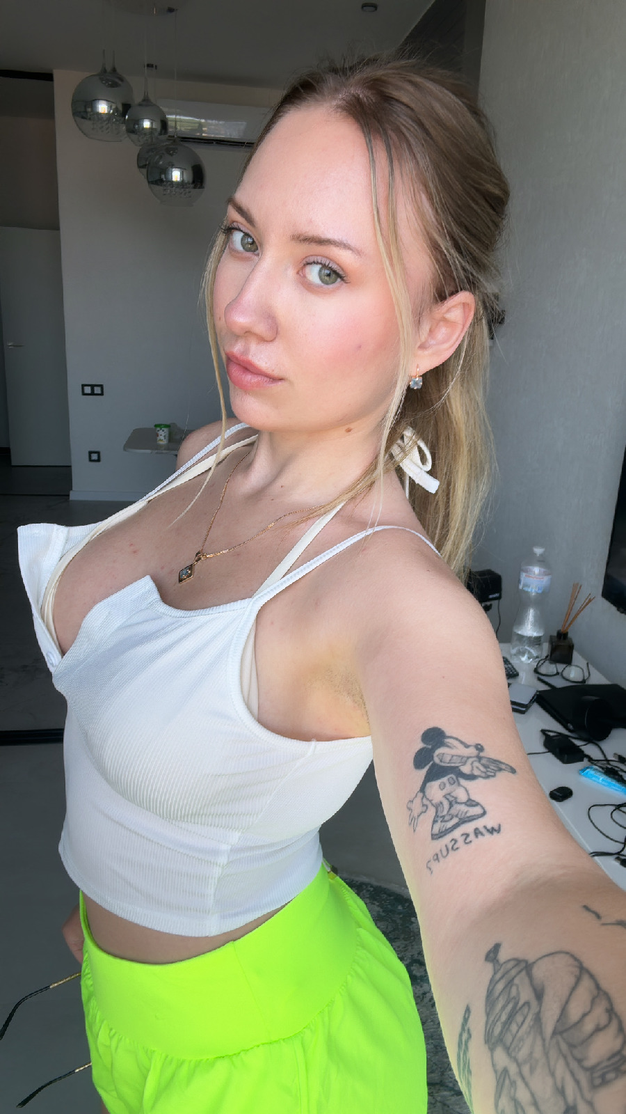 KateV in her underwear in Xiangtan