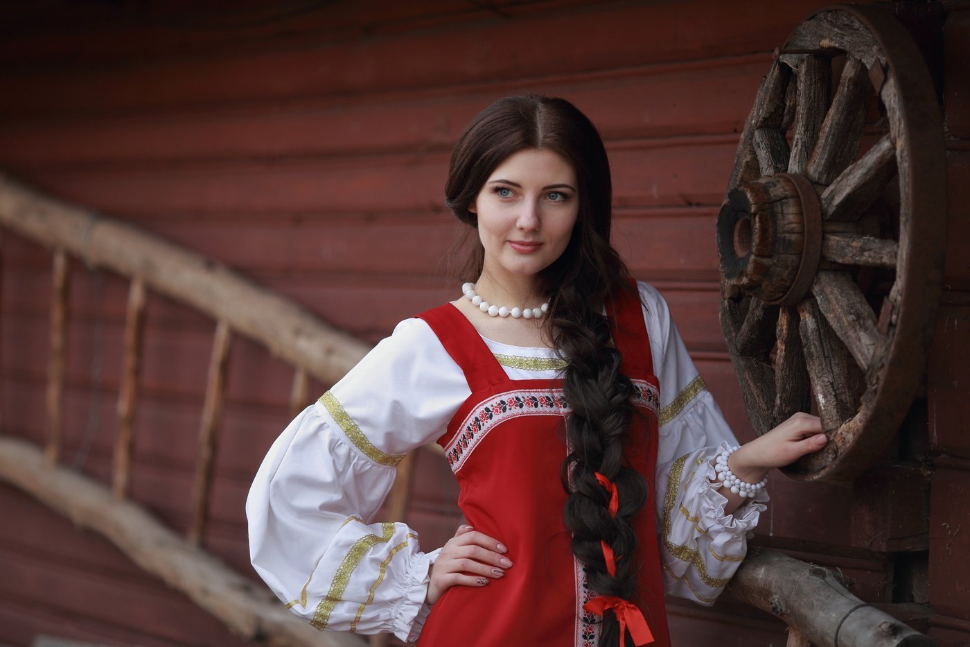 Girls in Slavic costumes’s look of the day — catch her live in Xiangtan